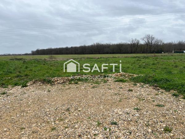 Terrain à bâtir viabilisé à 100% sur Lacourt st pierre