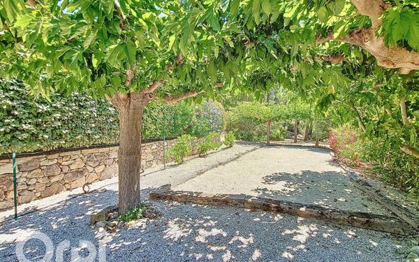 Maison à vendre    6 pièces •  La Cadière-d'Azur