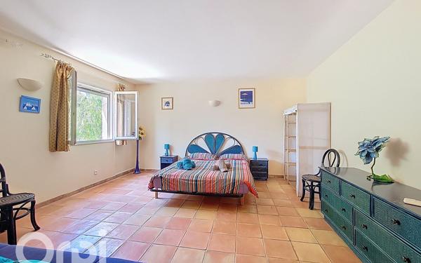 Maison à vendre    6 pièces •  La Cadière-d'Azur