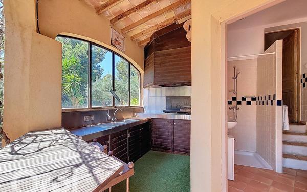 Maison à vendre    6 pièces •  La Cadière-d'Azur