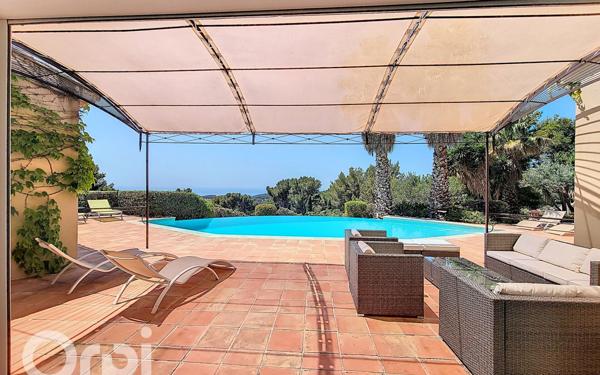 Maison à vendre    6 pièces •  La Cadière-d'Azur