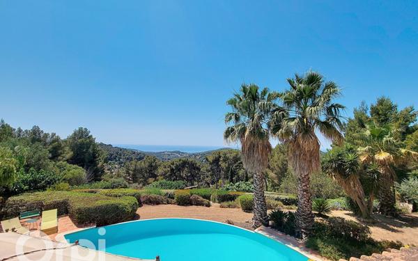 Maison à vendre    6 pièces •  La Cadière-d'Azur