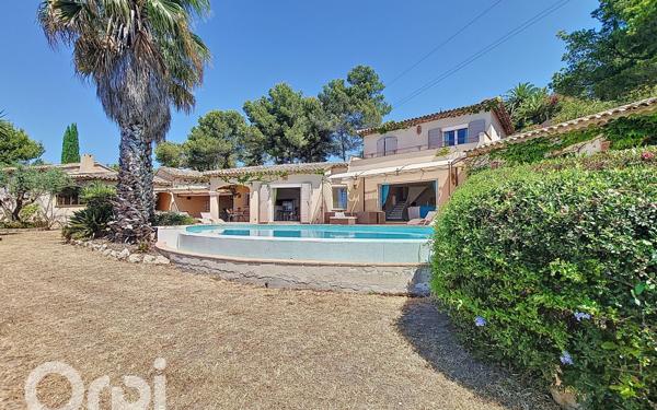 Maison à vendre    6 pièces •  La Cadière-d'Azur