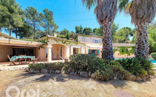 Maison à vendre    6 pièces •  La Cadière-d'Azur