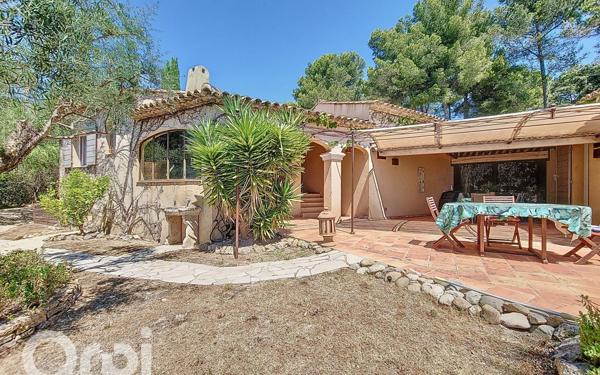 Maison à vendre    6 pièces •  La Cadière-d'Azur