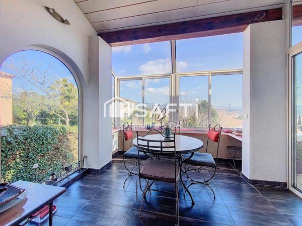 Maison 200 m² avec vue panoramique, piscine, studio indépendant – Terrain de 622 m²