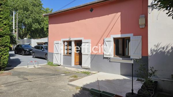 Appartement
         3 pièces
        - 60 m² 215 000 € *