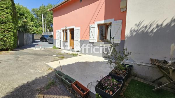 Appartement
         3 pièces
        - 60 m² 215 000 € *