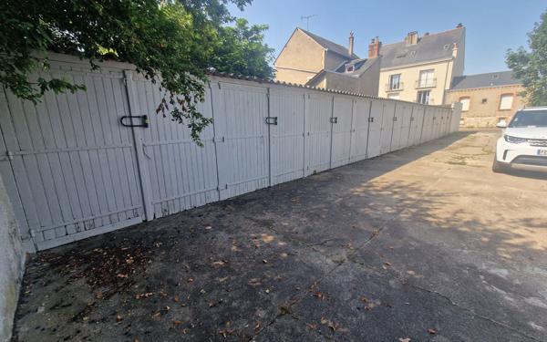 Stationnement à louer    25 m2 Saint-Pierre-des-Corps