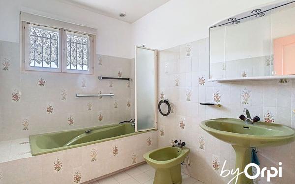 Maison à vendre    5 pièces •  Pionsat