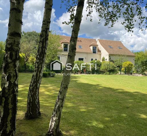 300 m2 au sol, aucun travaux ni vis à vis, studio déjà aménagé, 2038 m2, piscinable,