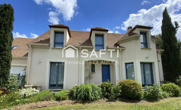 300 m2 au sol, aucun travaux ni vis à vis, studio déjà aménagé, 2038 m2, piscinable,