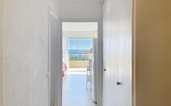 Appartement à vendre    1 pièce • 33 m2 Antibes