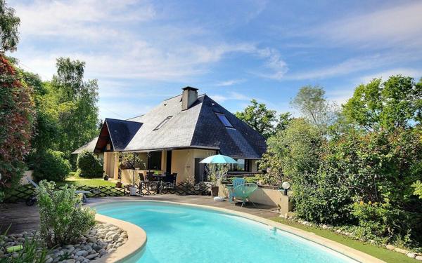 Maison à vendre    9 pièces •  Jurançon