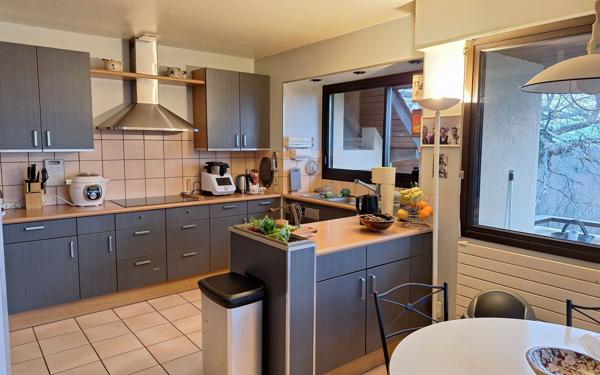 Maison à vendre    9 pièces •  Jurançon