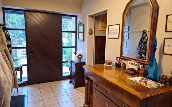 Maison à vendre    9 pièces •  Jurançon