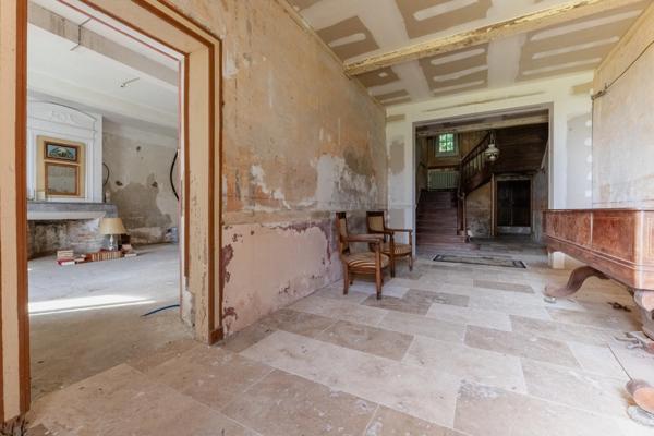 Larreule - Hautes-Pyrénées - Maison de maître de 265 m² + terrain constructible et dépendances.