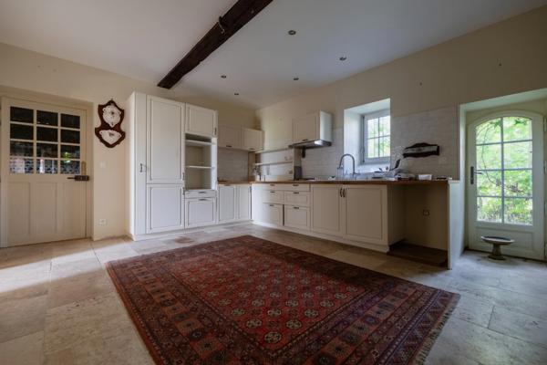 Larreule - Hautes-Pyrénées - Maison de maître de 265 m² + terrain constructible et dépendances.