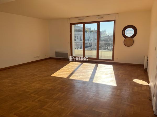 Location Appartement 6 pièces 154.04 m² - Courbevoie 92400