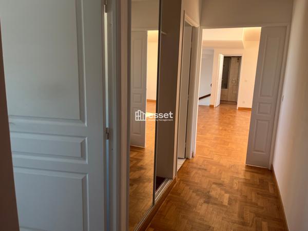 Location Appartement 6 pièces 154.04 m² - Courbevoie 92400