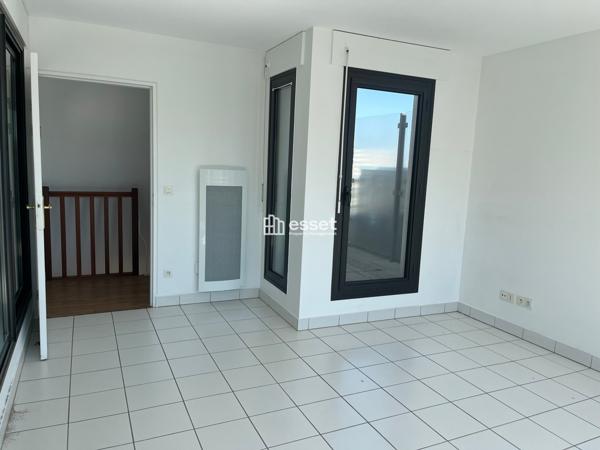 Location Appartement 6 pièces 154.04 m² - Courbevoie 92400