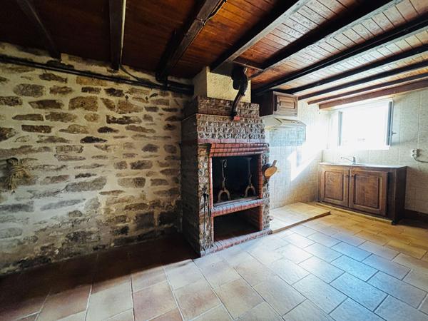 A VENDRE SEILHAC Proche bourg Maison en pierre Terrain 1200 m²