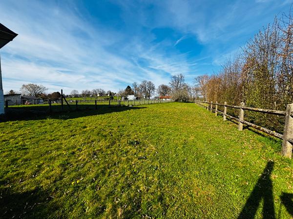A VENDRE SEILHAC Proche bourg Maison en pierre Terrain 1200 m²