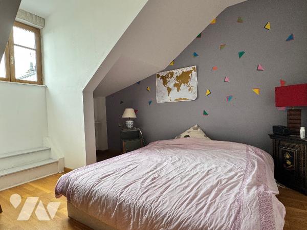 Maison de ville avec local professionnel