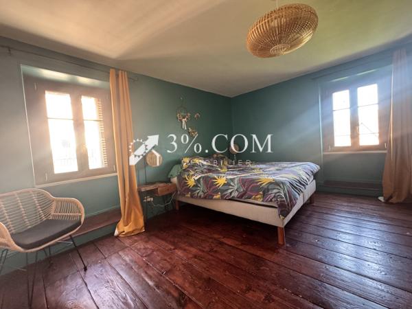 Maison
                                                                                                                                                                                                                                                                                                                        7 pièce(s)                                                                                                                                                                                                          5 chambre(s)                                                                                                                                                                                                          195  m²