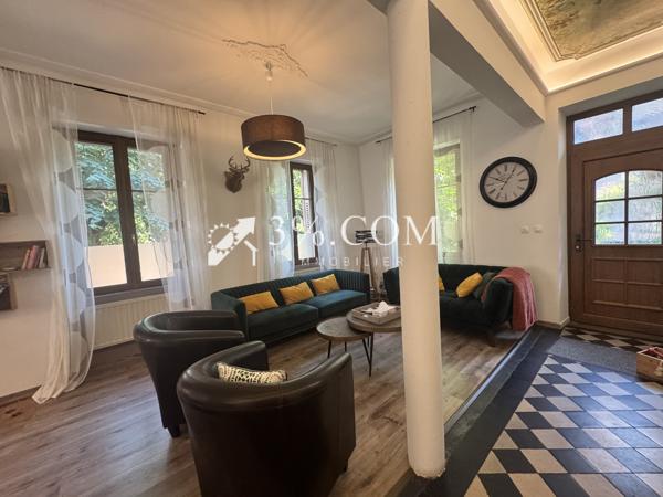 Maison
                                                                                                                                                                                                                                                                                                                        7 pièce(s)                                                                                                                                                                                                          5 chambre(s)                                                                                                                                                                                                          195  m²