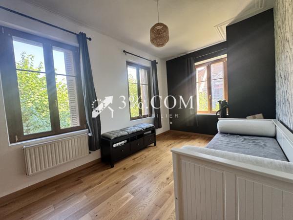 Maison
                                                                                                                                                                                                                                                                                                                        7 pièce(s)                                                                                                                                                                                                          5 chambre(s)                                                                                                                                                                                                          195  m²