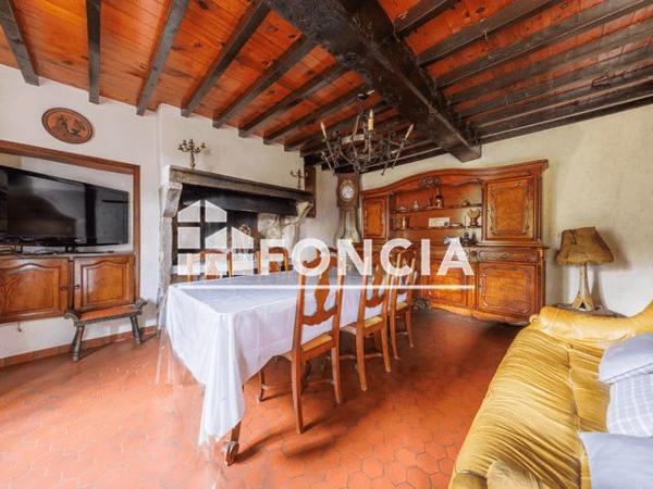 À vendre Maison 7 pièces 162 m² - Saint-hilaire-la-croix 63440