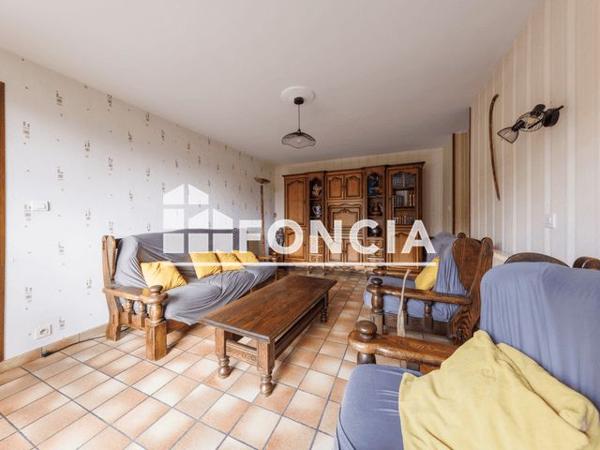 À vendre Maison 7 pièces 162 m² - Saint-hilaire-la-croix 63440