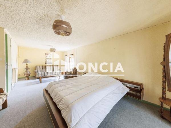 À vendre Maison 7 pièces 162 m² - Saint-hilaire-la-croix 63440