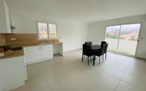 Maison à louer    2 pièces •  Cournonterral