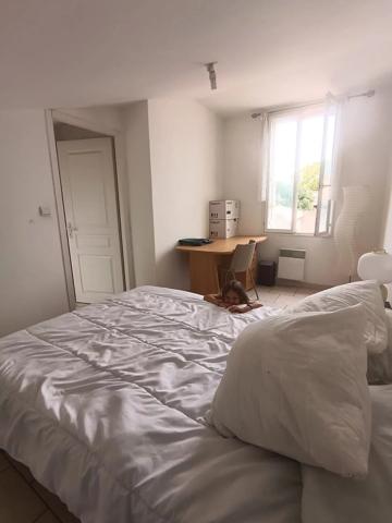Location                                                      Appartement
                        
                     2 pièces                      35 m2                     à Salon-de-Provence