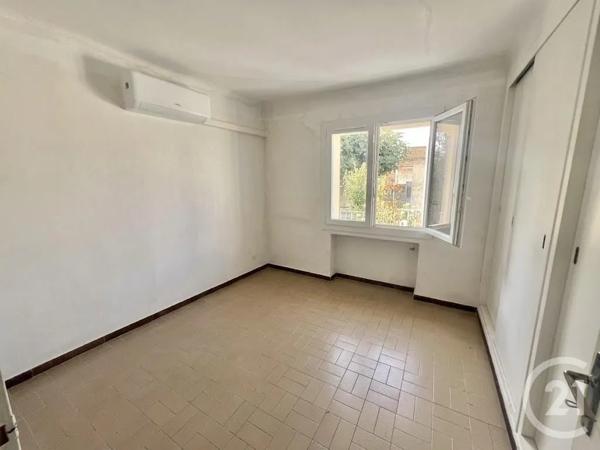 Maison à vendre  4 pièces - 127 m 2   MARTIGUES  - 13