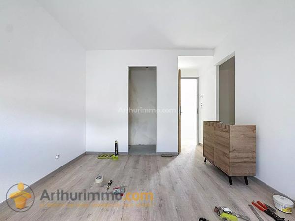 Location                                                      Maison
                        
                                         118 m2                     à Les Petites-Loges