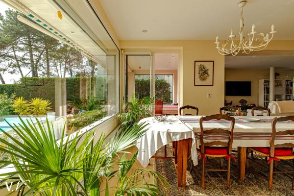 CENTRE DU CAP FERRET-VILLA DE PRESTIGE EN PREMIERE LIGNE