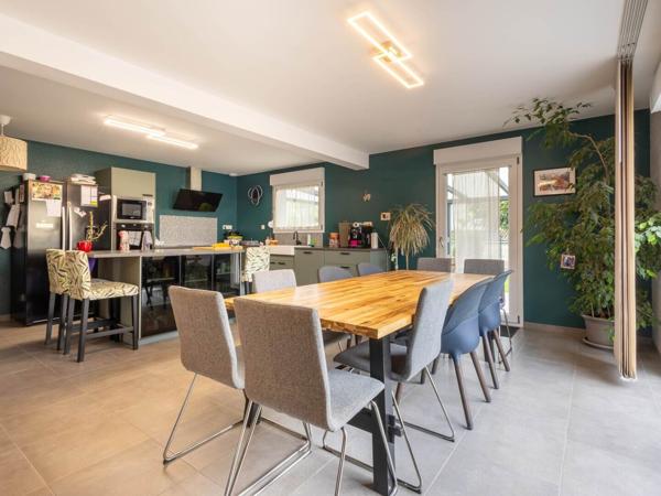 Maison récente d'environ 100 m² habitables avec jardin et terrasse