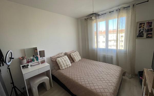 Appartement à vendre    4 pièces • 68 m2 La Seyne-sur-Mer