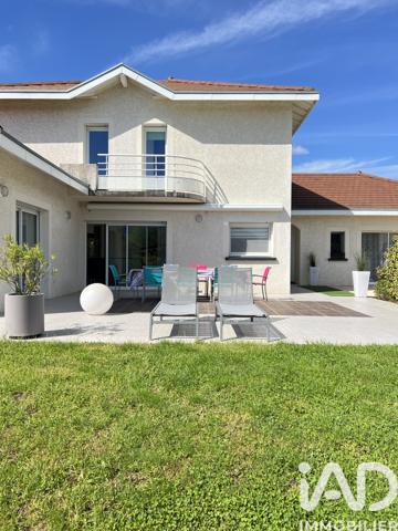 Maison à vendre 7 pièces 233 m² La Buisse