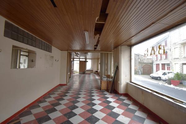 Maison à vendre 14 pièces ROCHEPAULE (07)