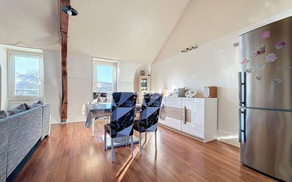 Appartement à vendre    2 pièces • 83,93 m2 Néris-les-Bains