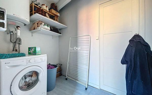 Appartement à vendre    2 pièces • 83,93 m2 Néris-les-Bains