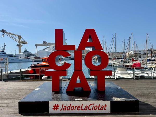 Appartement de 3 pièces au bord de mer - Coeur Historique à La Ciotat, idéal investisseur