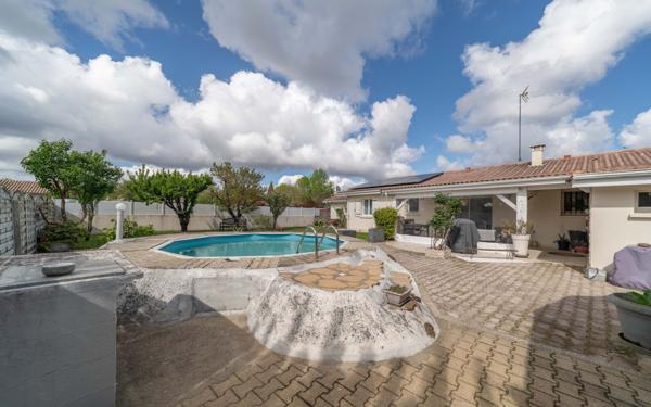 Maison à vendre    6 pièces •  Parentis-en-Born