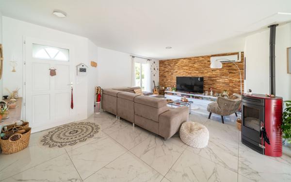 Maison à vendre    6 pièces •  Parentis-en-Born