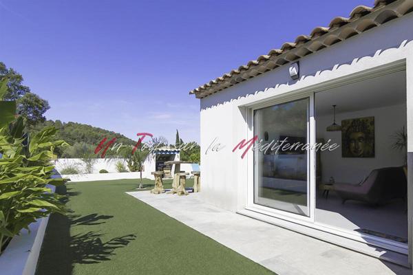 Maison de plain pied de 2016, 4 pièces, 3 chambres, 81m2 avec garage à Pierrefeu Du Var