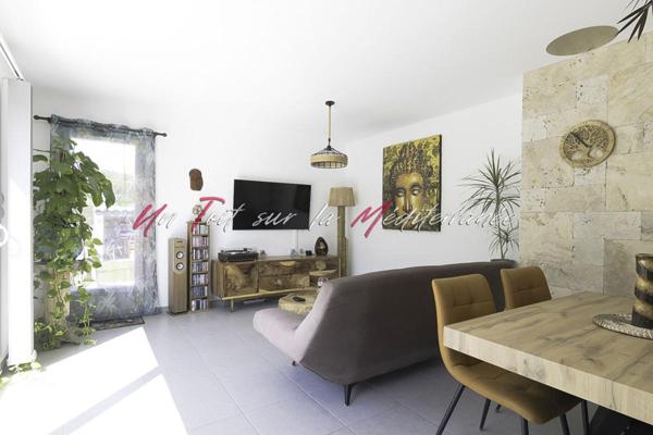 Maison de plain pied de 2016, 4 pièces, 3 chambres, 81m2 avec garage à Pierrefeu Du Var